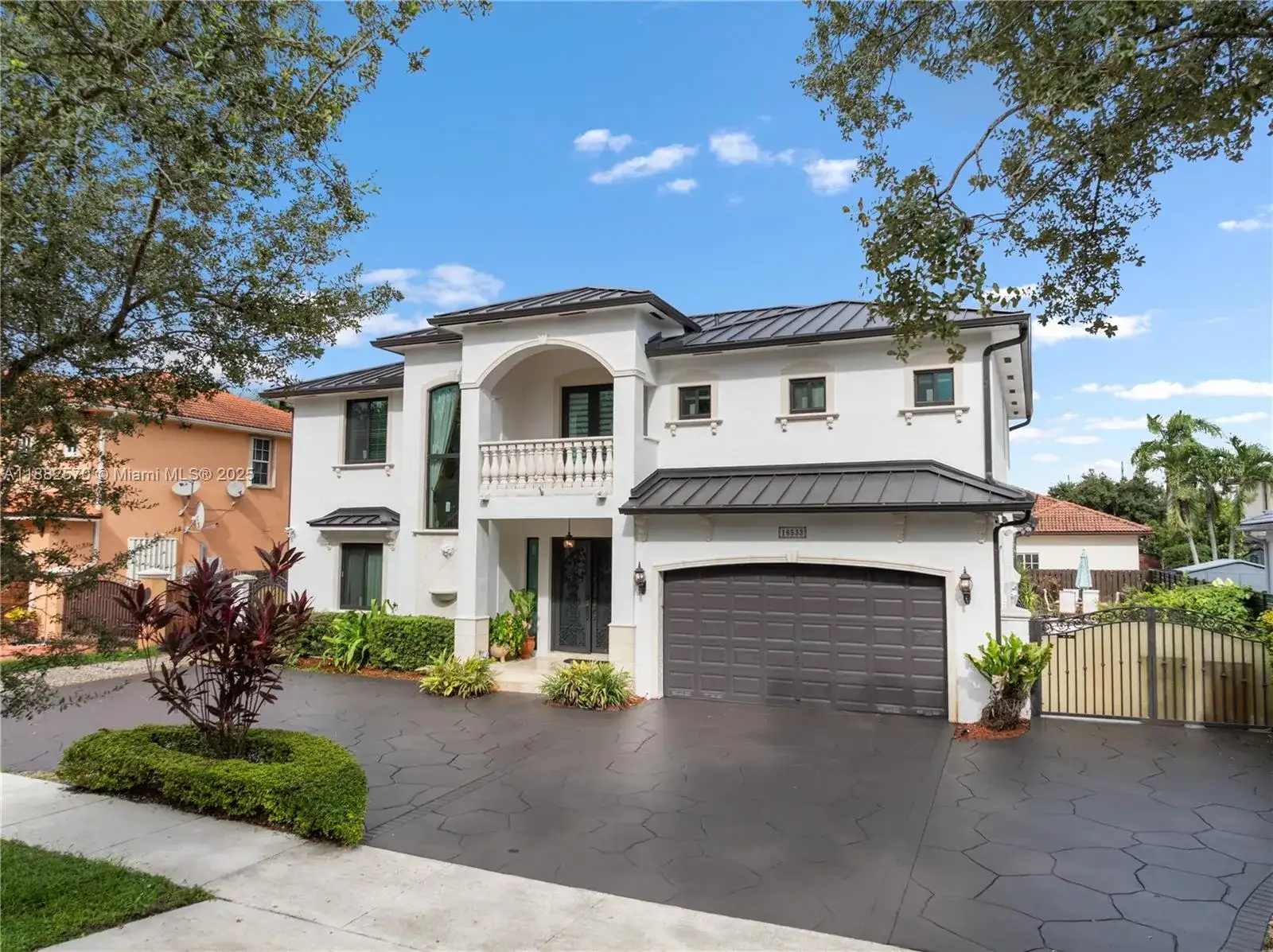 16533 NW 77th Path, Miami Lakes FL 33016 photo 4