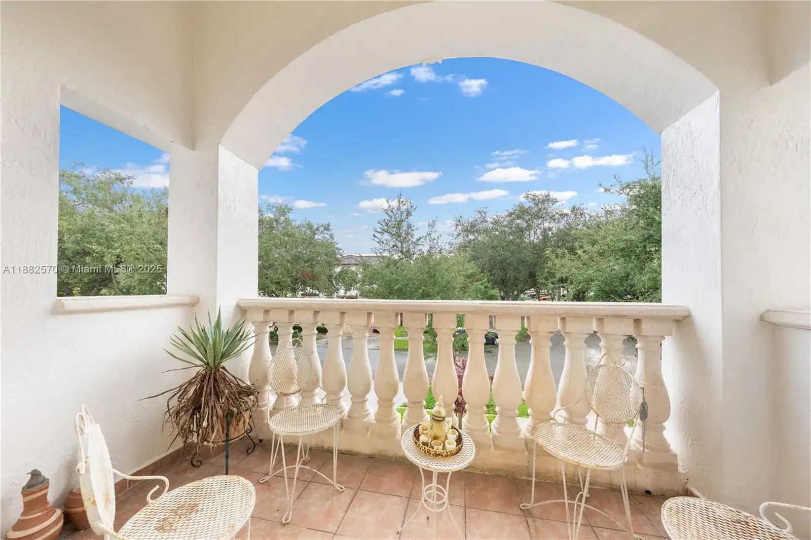 16533 NW 77th Path, Miami Lakes FL 33016 photo 5