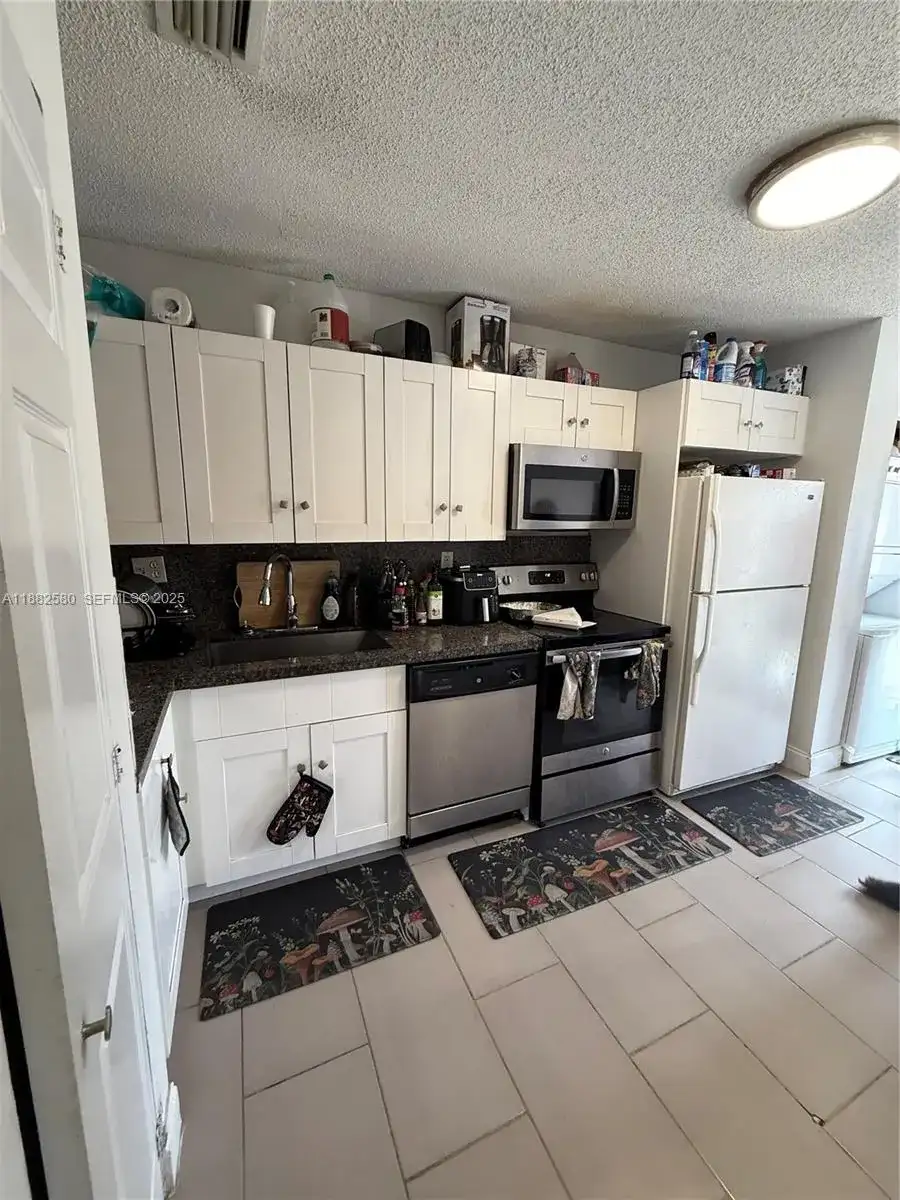 20305 NW 27th Ct, Miami Gardens FL 33056 photo 2