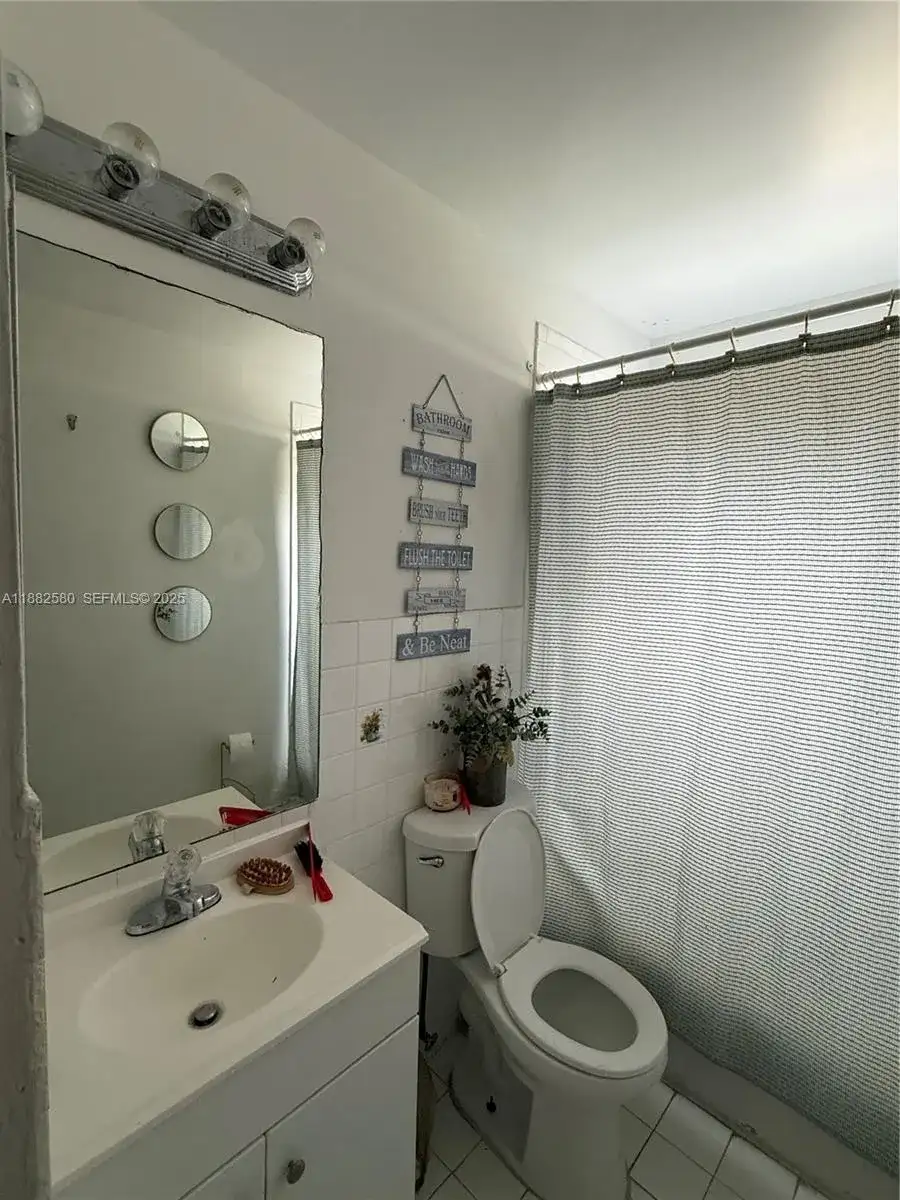 20305 NW 27th Ct, Miami Gardens FL 33056 photo 4