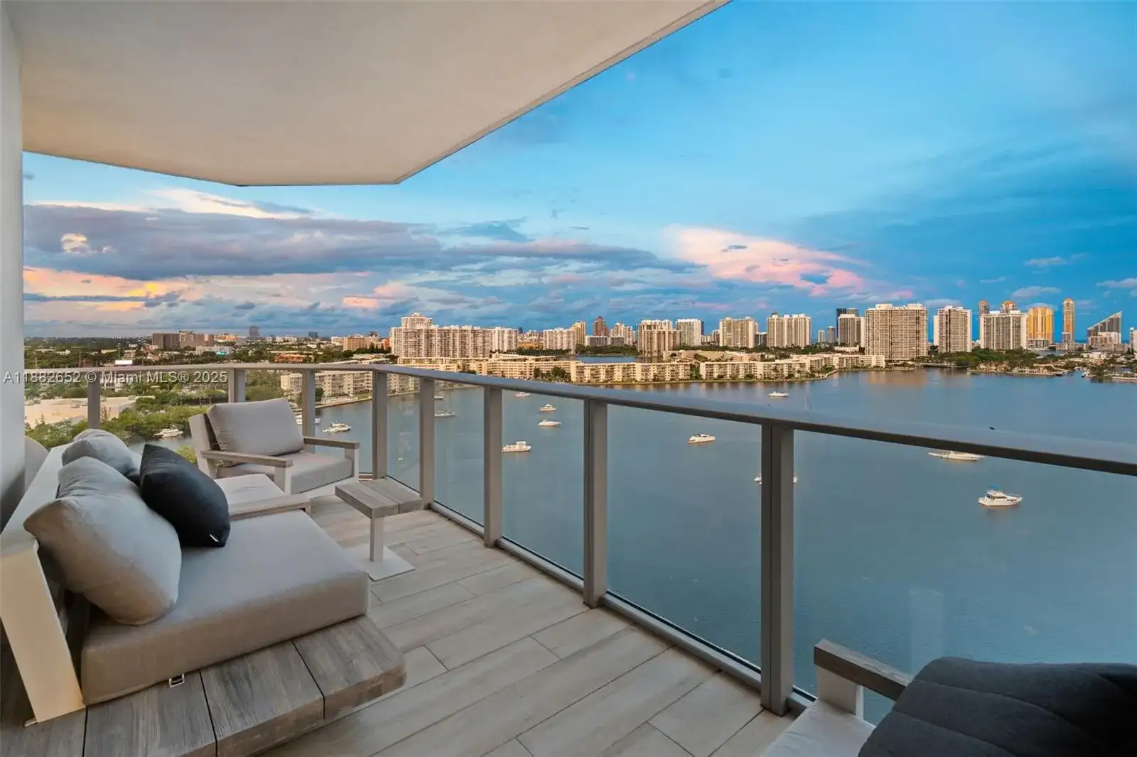 17301 Biscayne Blvd # 1510, North Miami Beach FL 33160 photo 3