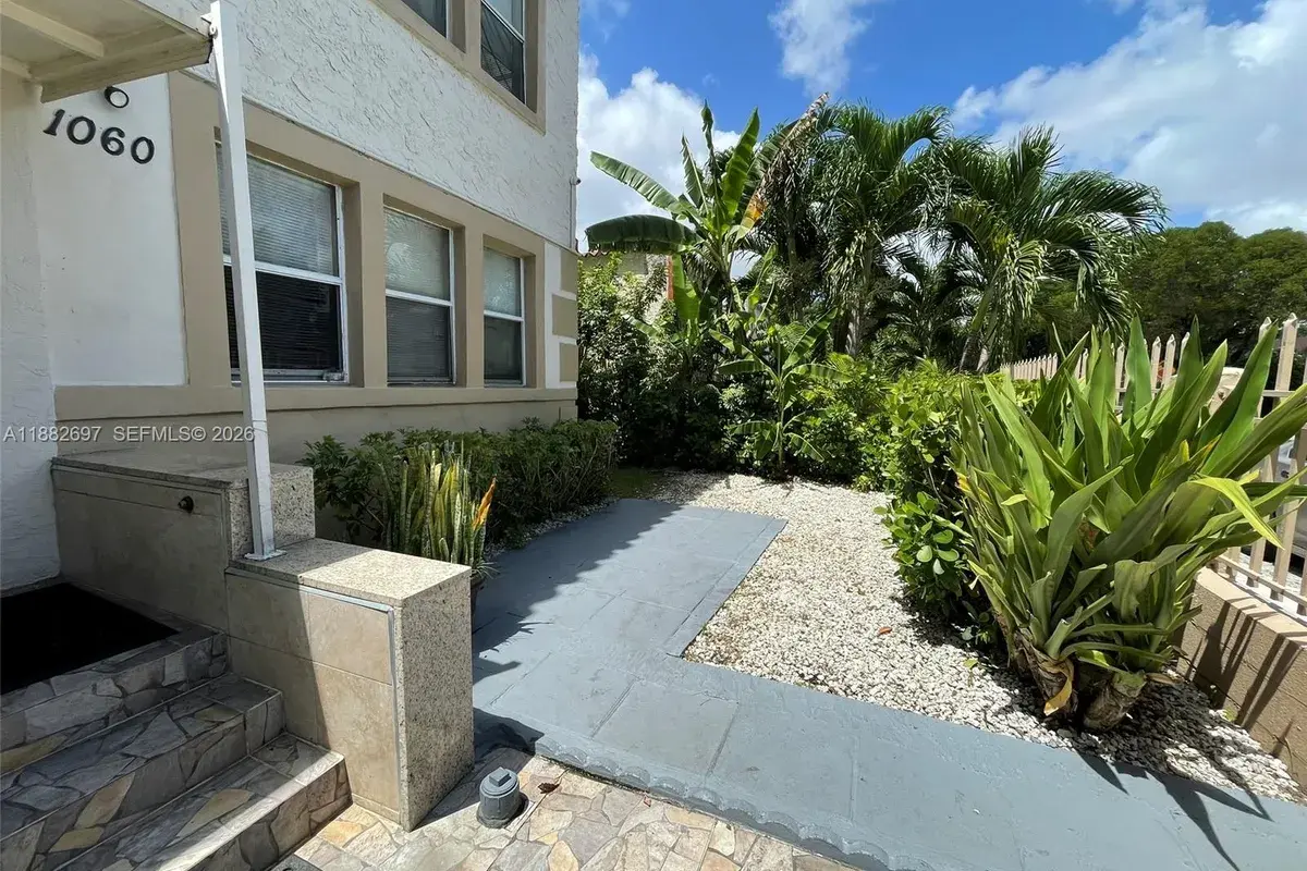 1060 NW 47th St # 5, Miami FL 33127