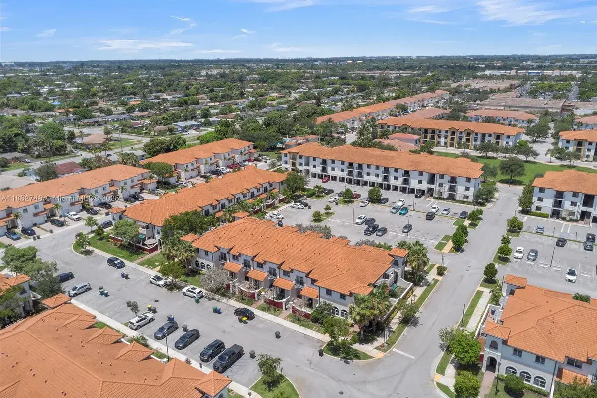3529 NW 29th Pl, Lauderdale Lakes FL 33311
