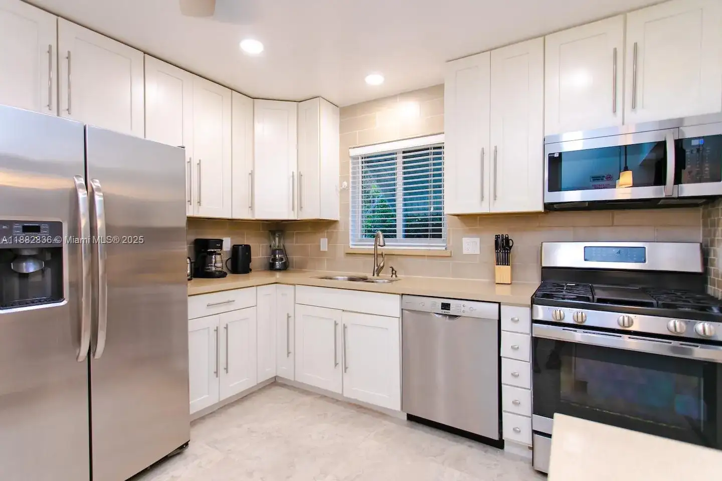 809 S 17th Ave, Hollywood FL 33020 photo 3