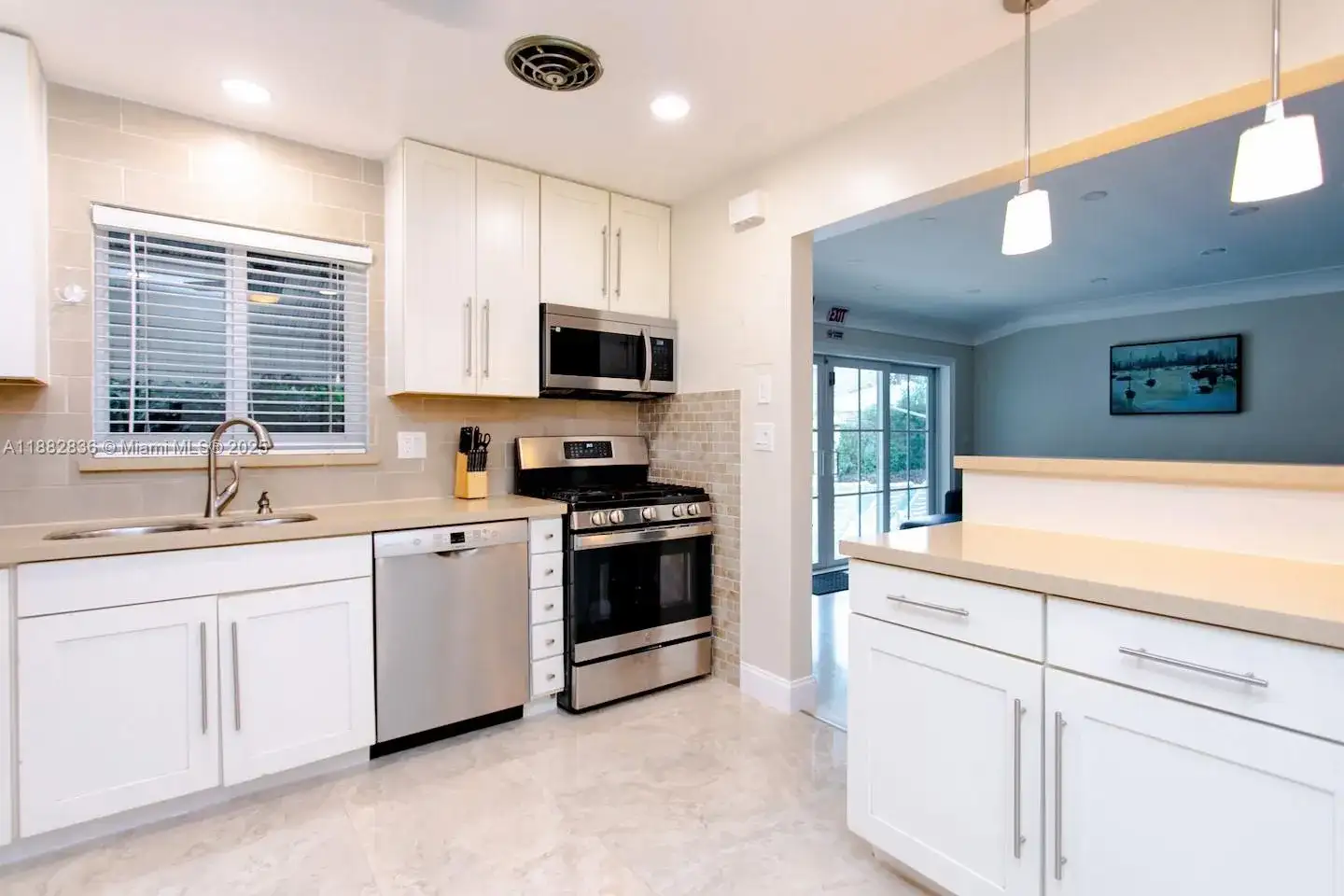 809 S 17th Ave, Hollywood FL 33020 photo 4