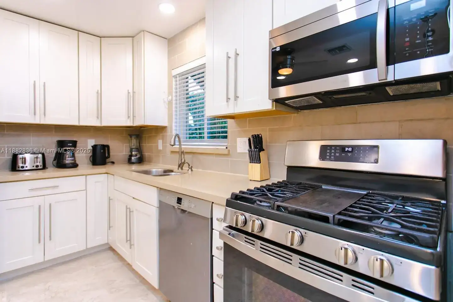 809 S 17th Ave, Hollywood FL 33020 photo 5