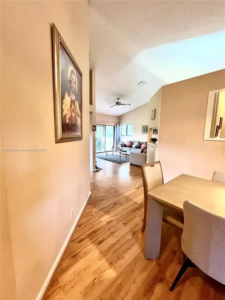 10 Via De Casas Sur # 205, Boynton Beach FL 33426 photo 4