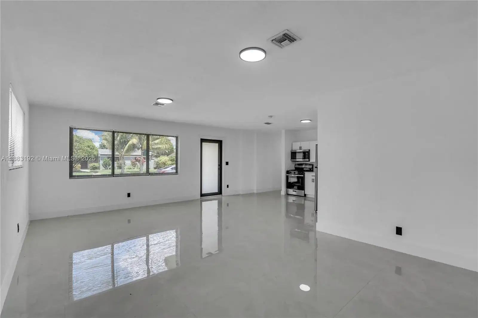 1000 NW 198th St, Miami Gardens FL 33169 photo 2