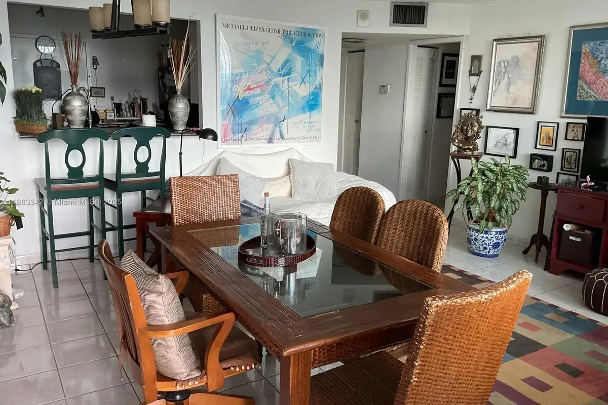 7135 Collins Ave # 533, Miami Beach FL 33141
