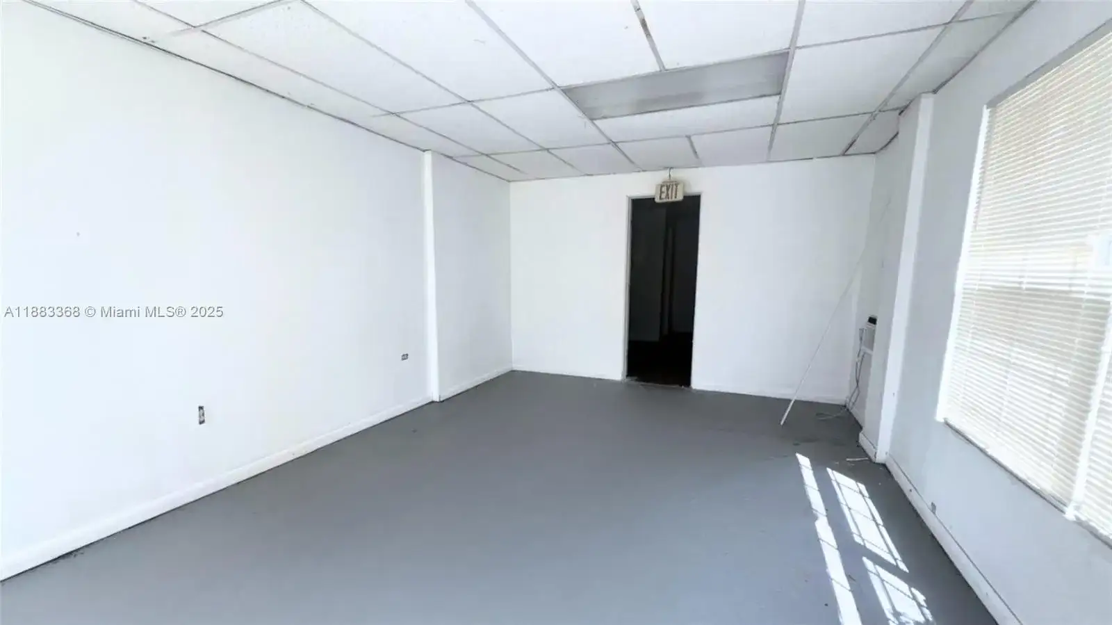 1527 W Flagler St, Miami FL 33135 photo 2