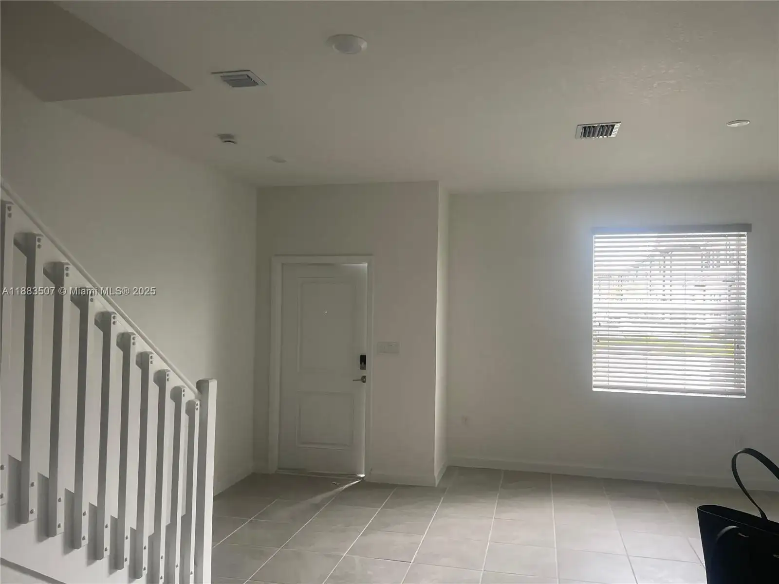 204 SE 10th Ct, Florida City FL 33034 photo 4