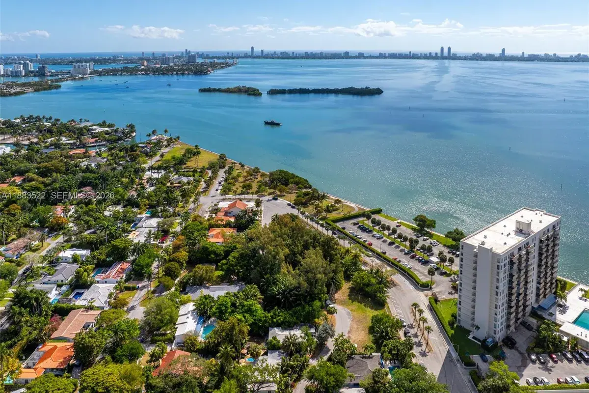 895 NE 70th St, Miami FL 33138