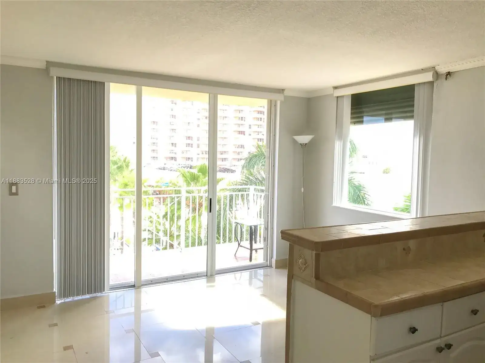 2642 Collins Ave # 406, Miami Beach FL 33140 photo 2