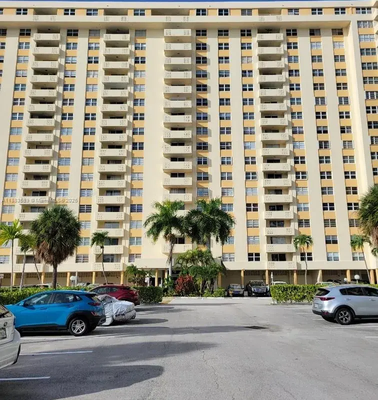 1833 S Ocean Dr # 307, Hallandale Beach FL 33009