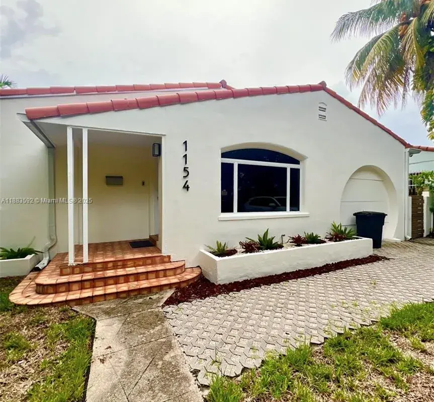 1154 Biarritz Dr, Miami Beach FL 33141