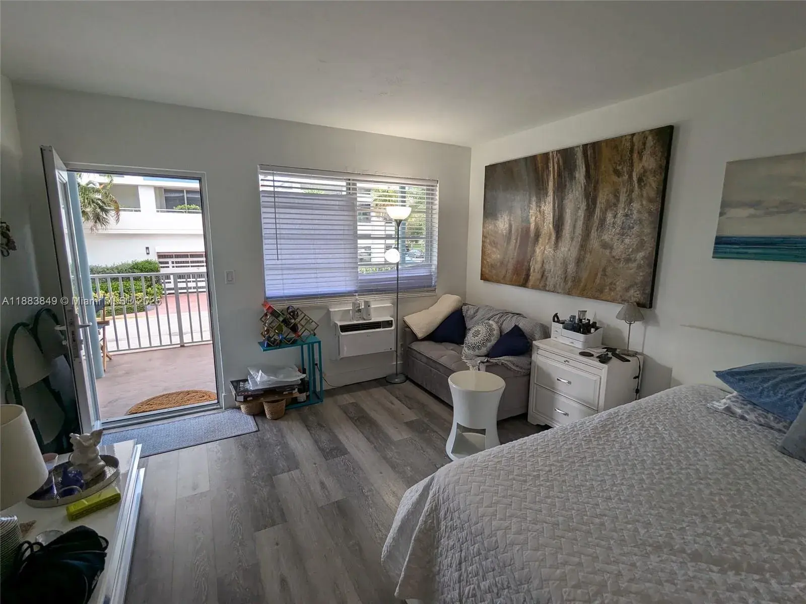 158 Ocean Dr # 203, Miami Beach FL 33139