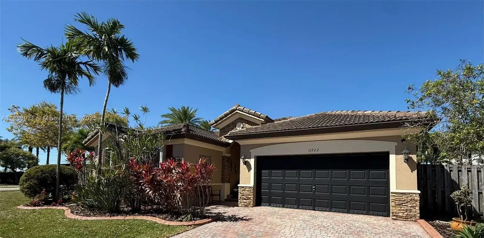11922 SW 154th Path, Miami FL 33196 photo 2