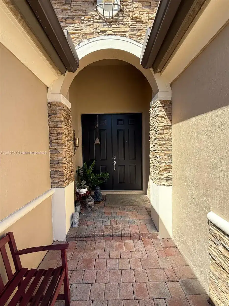 11922 SW 154th Path, Miami FL 33196 photo 3