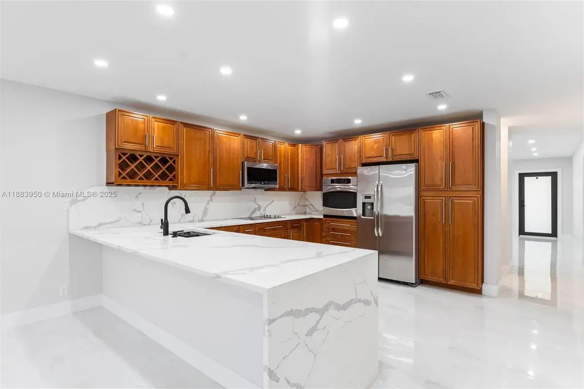 9080 NW 23rd St, Coral Springs FL 33065