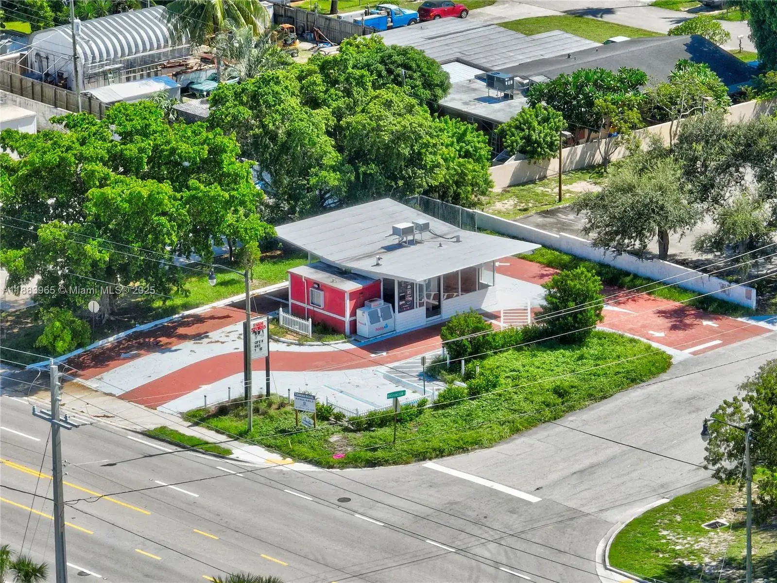 1116 Hypoluxo Rd, Lantana FL 33462