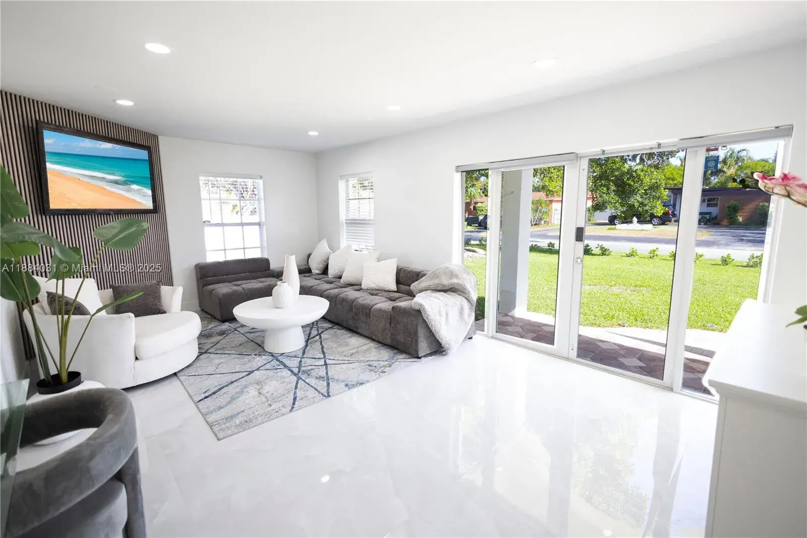 1435 Grant St, Hollywood FL 33020