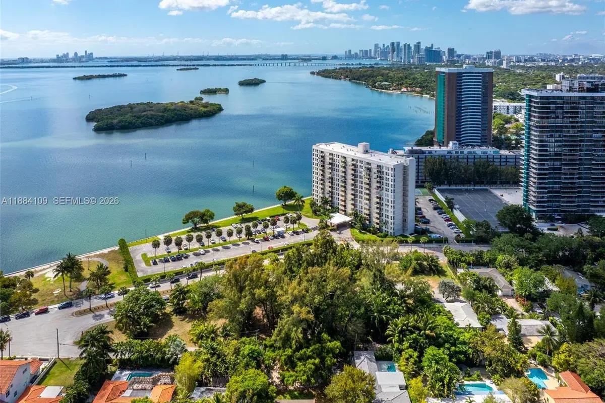 891 NE 70th St, Miami FL 33138