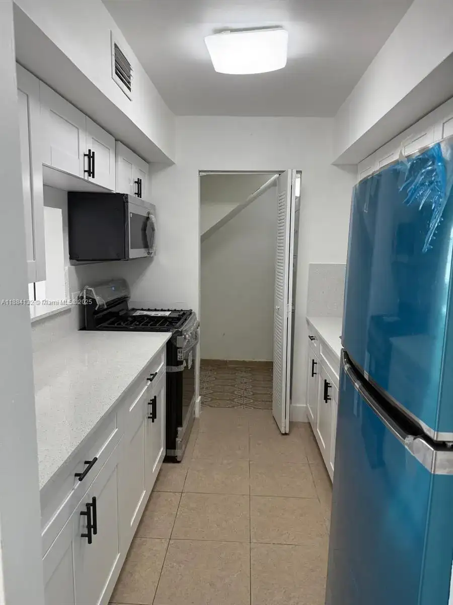 1255 W 53rd St # 202, Hialeah FL 33012 photo 3