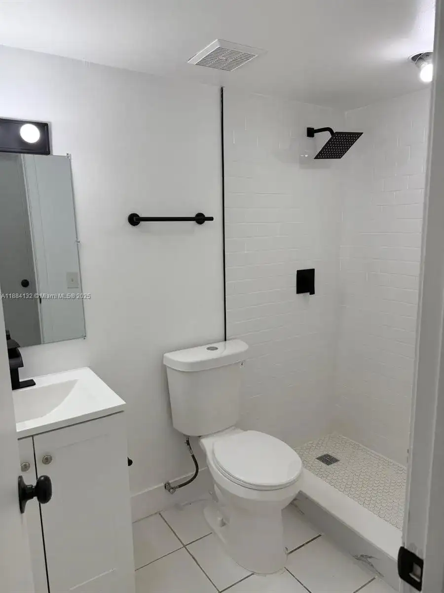 1255 W 53rd St # 202, Hialeah FL 33012 photo 5