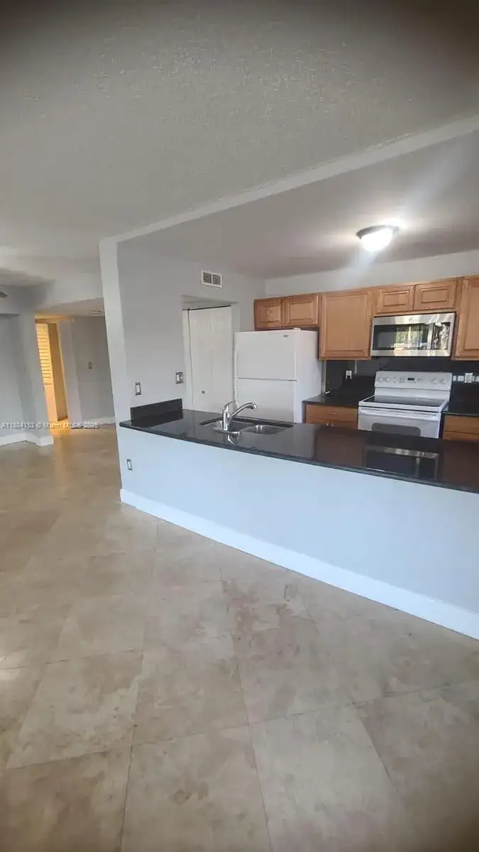 16220 NW 2nd Ave # 213, Miami FL 33169 photo 4