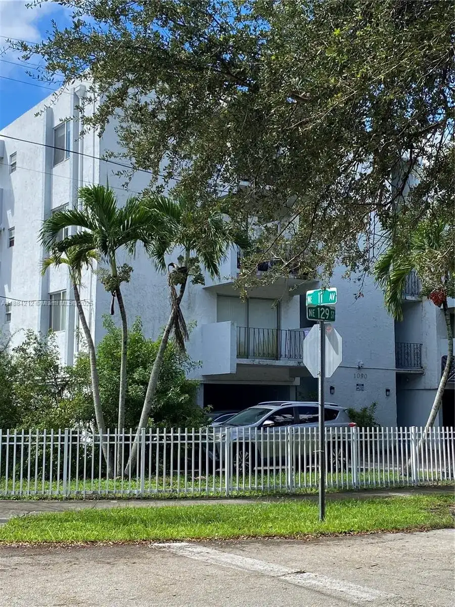 1090 NE 129th St # 205, North Miami FL 33161 photo 2