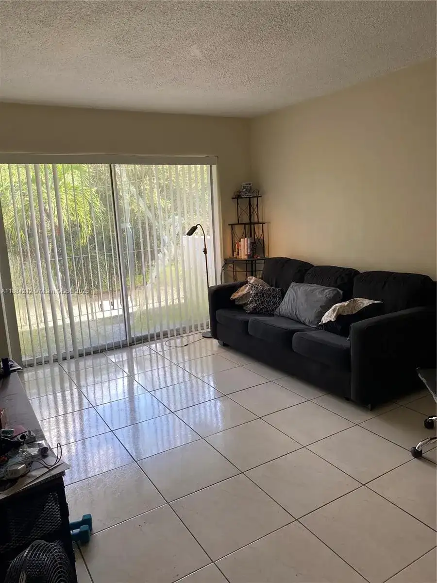 1090 NE 129th St # 205, North Miami FL 33161 photo 5