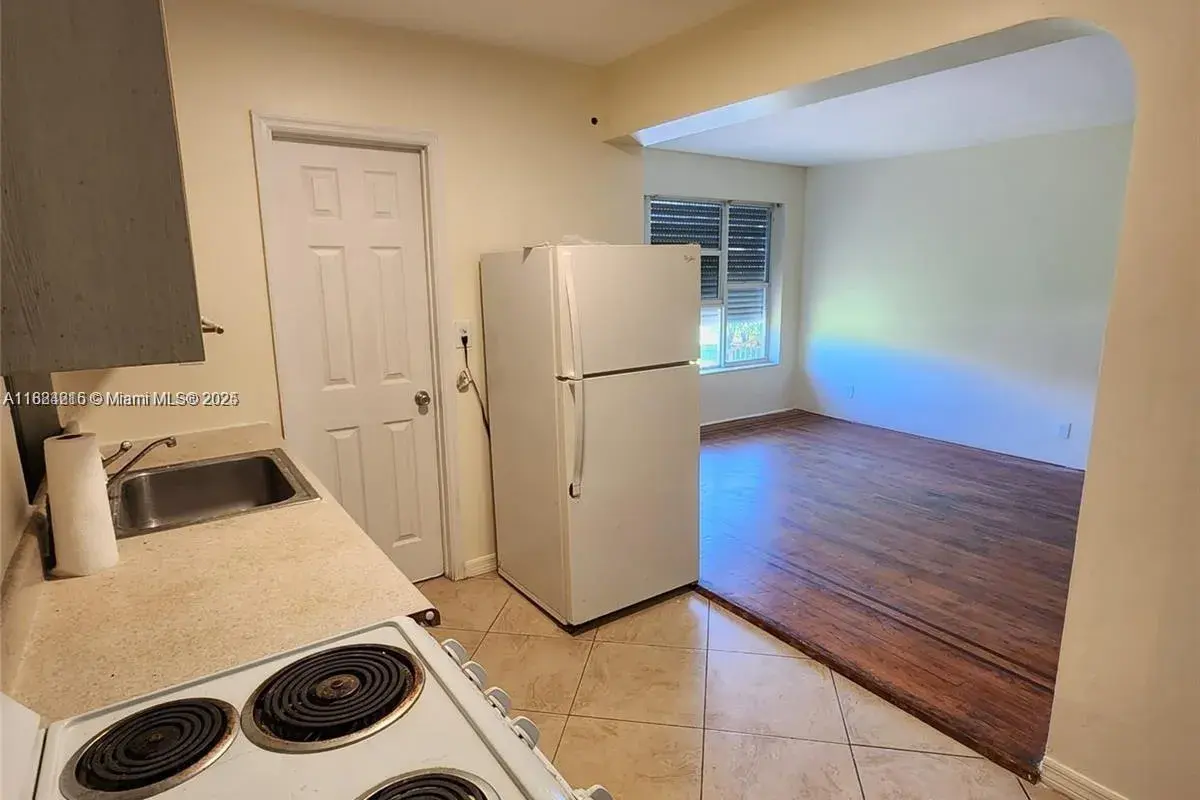 1843 Wiley St, Hollywood FL 33020