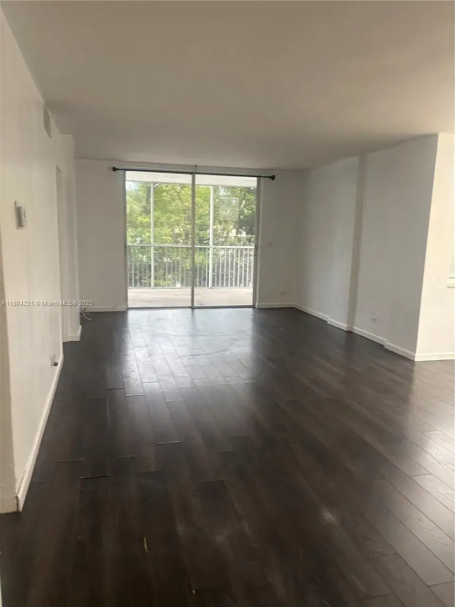 3660 NE 166th St # 215, North Miami Beach FL 33160