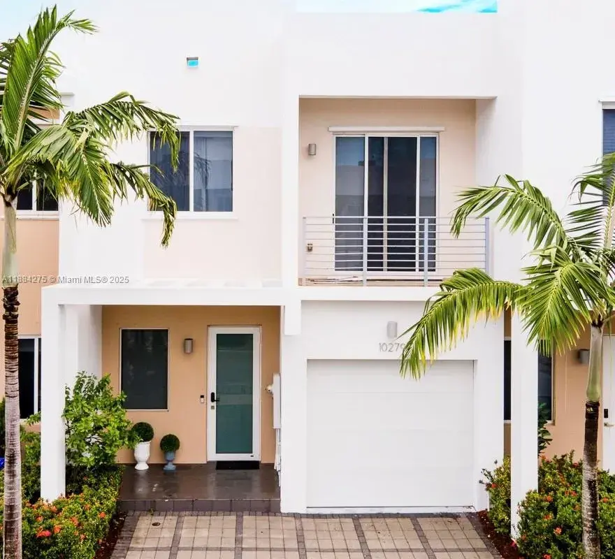 10279 NW 72nd St, Doral FL 33178