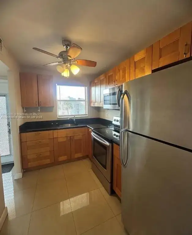 8400 Sunrise Lakes Blvd # 310, Sunrise FL 33322 photo 4