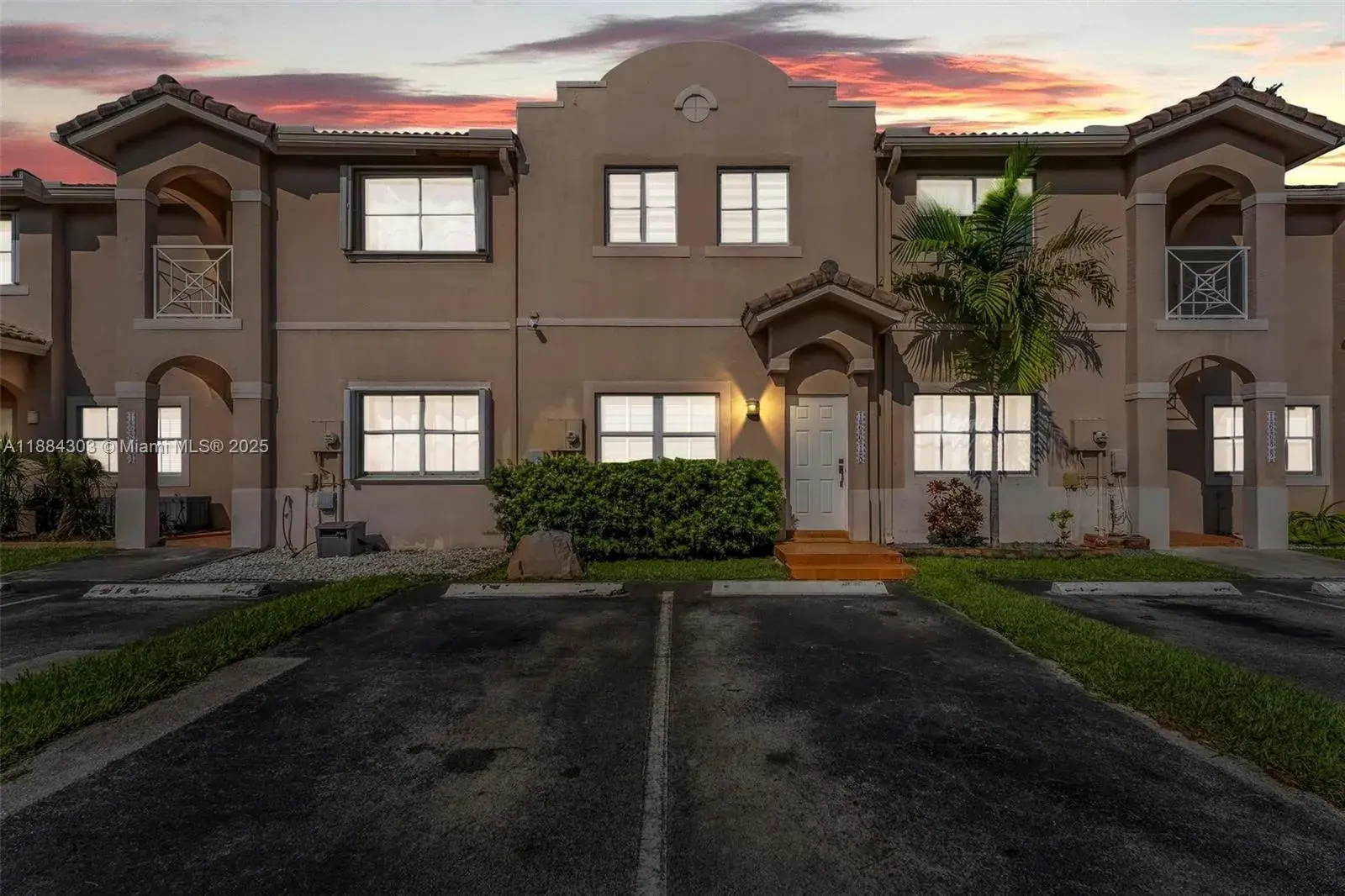 16618 NW 71st Ave, Miami Lakes FL 33014