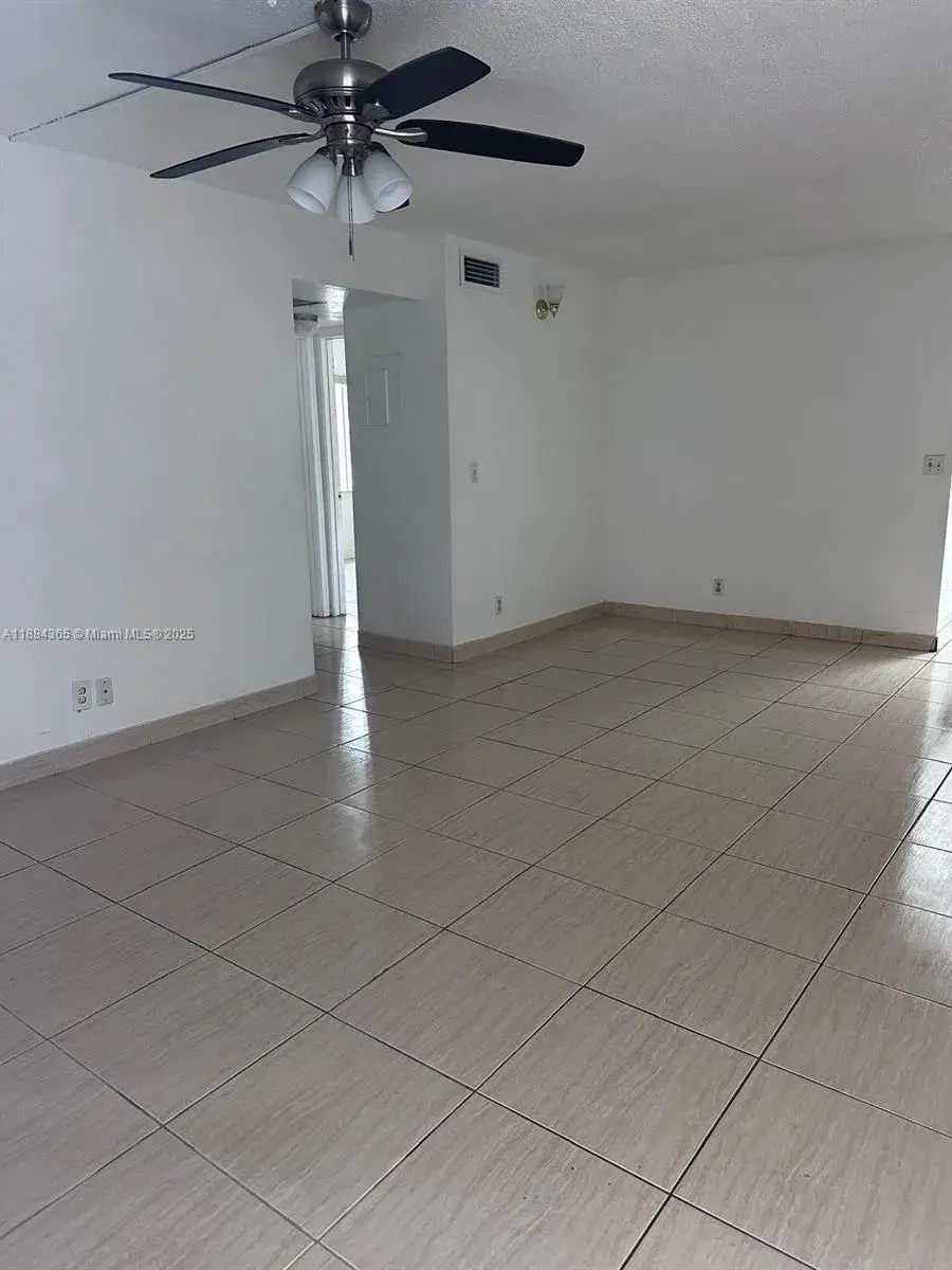 10124 Twin Lakes Dr # D, Coral Springs FL 33071