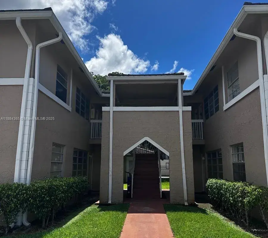 10124 Twin Lakes Dr # D, Coral Springs FL 33071