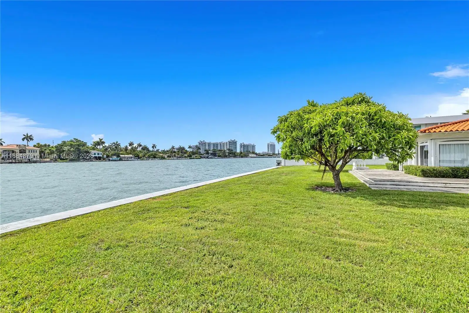 7500 W Treasure Dr, North Bay Village FL 33141 photo 2