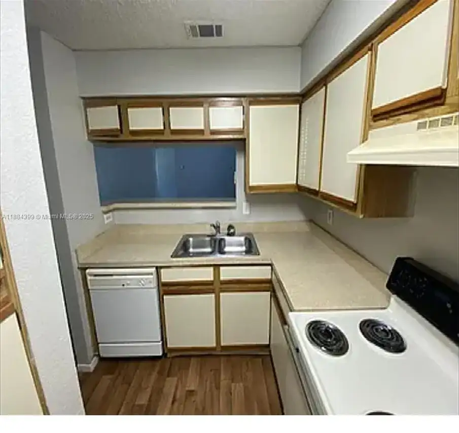 224 Afton SQ # 224, Other City - In The State Of Florida FL 32714 photo 5