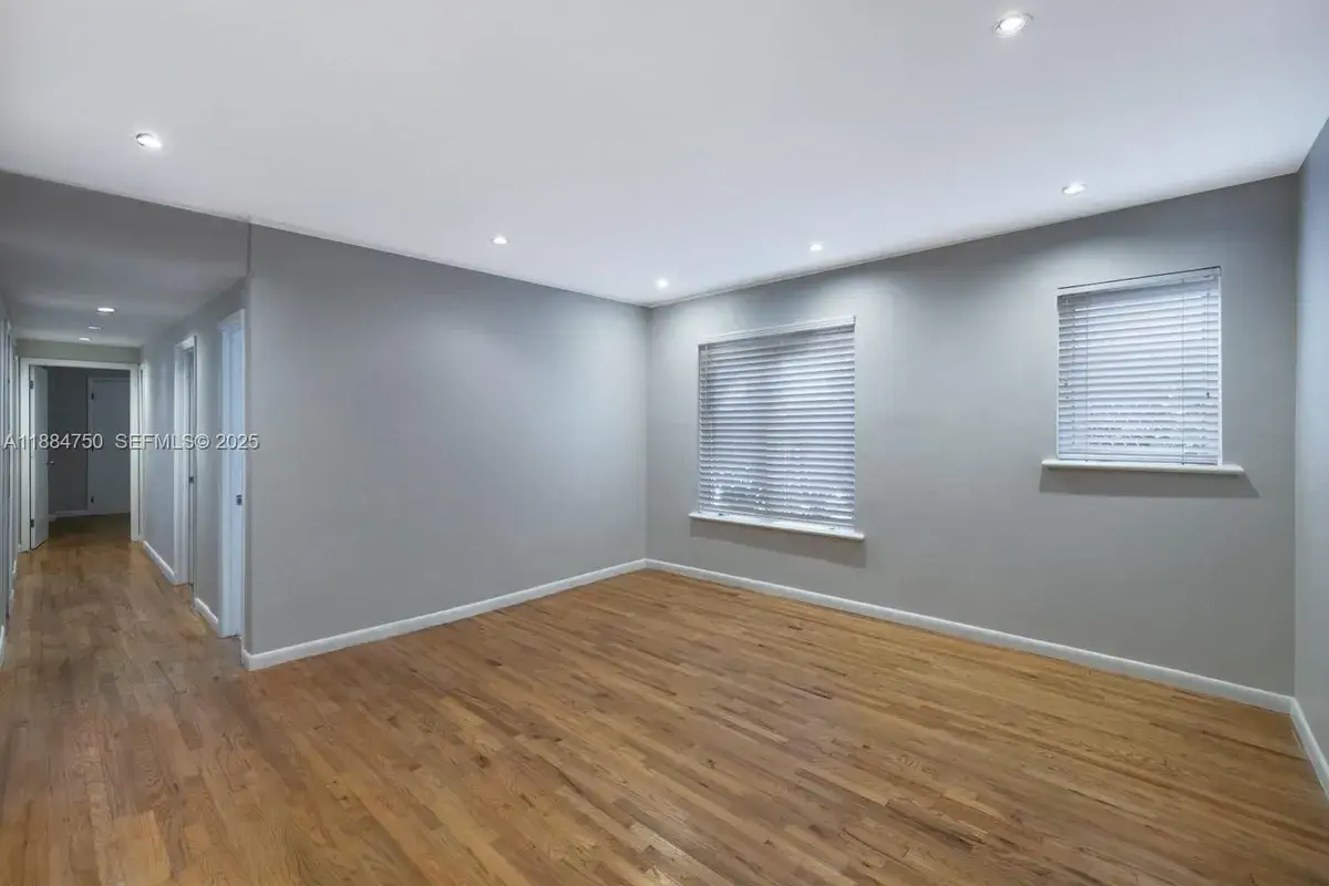 1018 Meridian Ave # 4, Miami Beach FL 33139