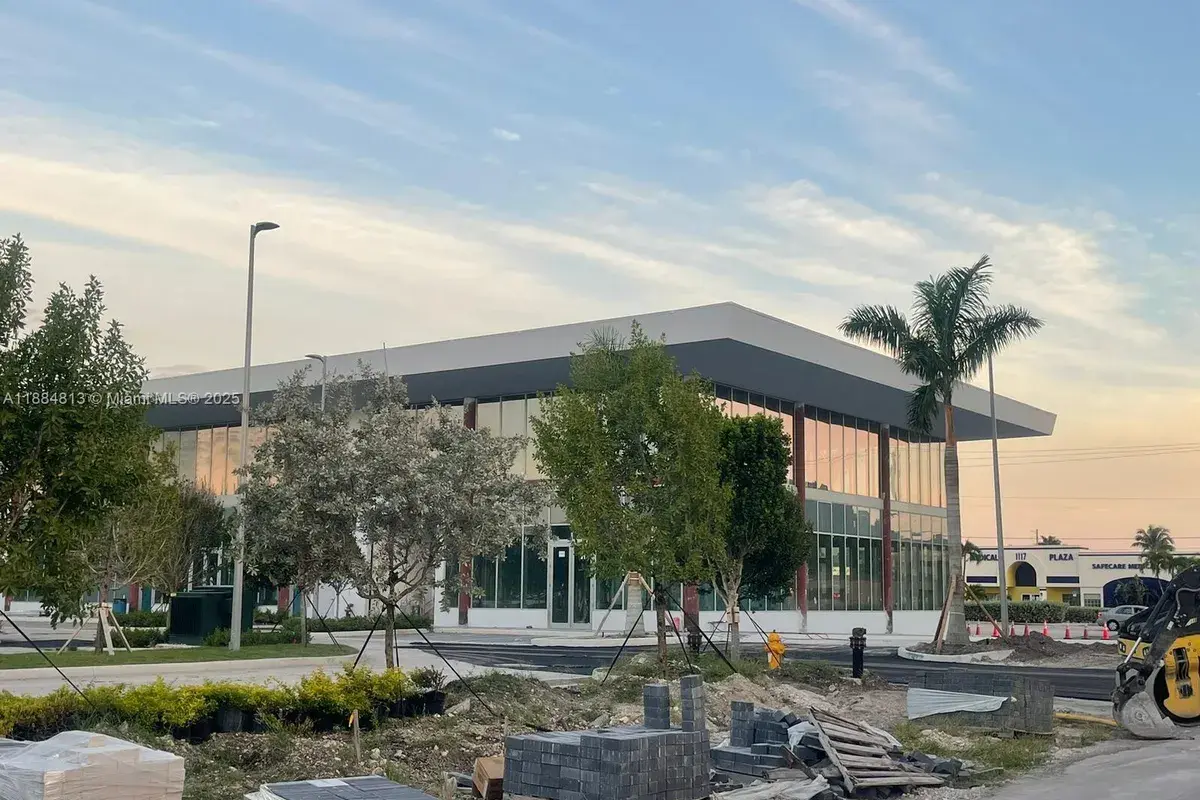 1006 E HALLANDALE BEACH BLVD # 105, Hallandale Beach FL 33009