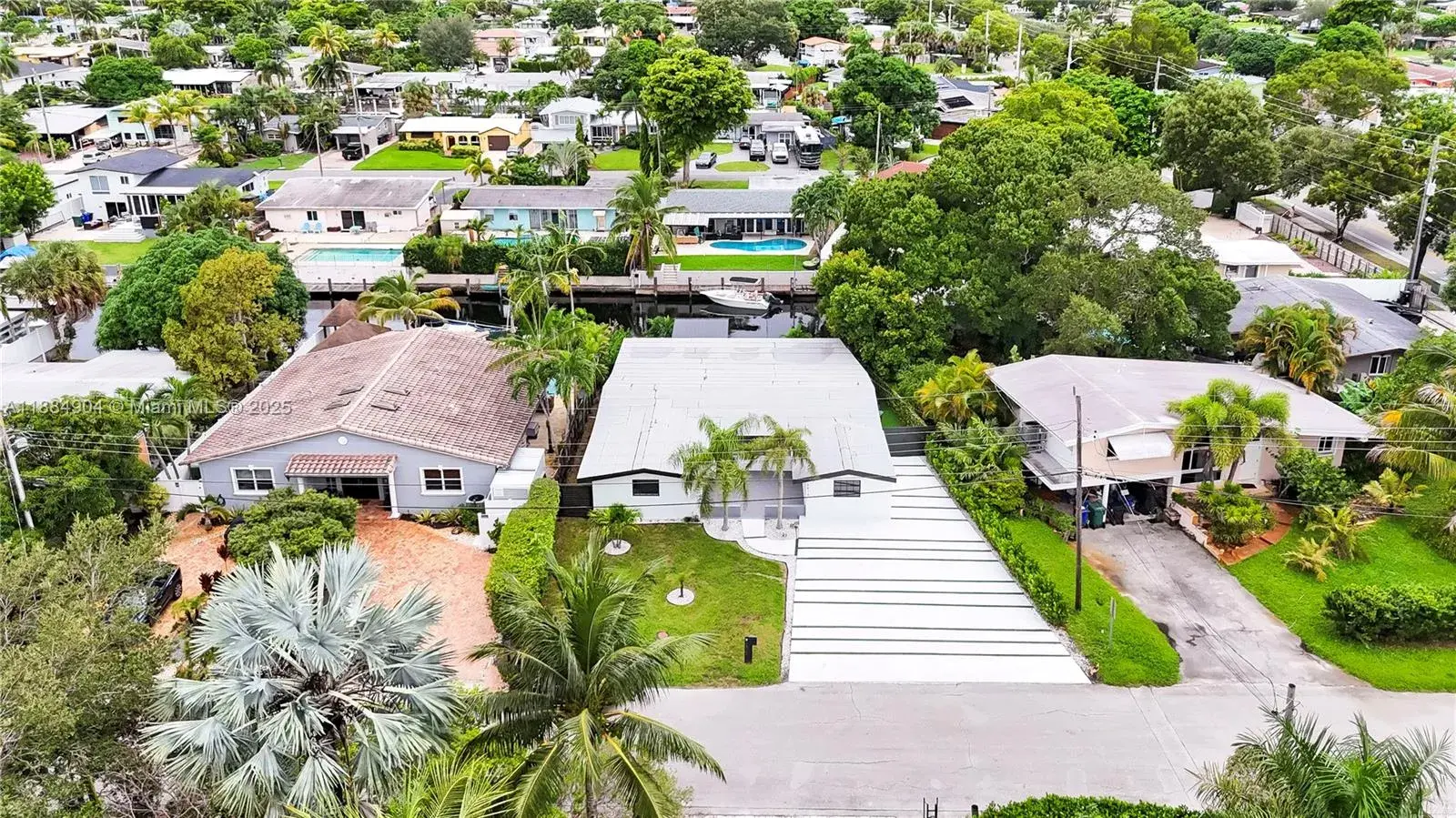 2413 Gulfstream Ln, Fort Lauderdale FL 33312
