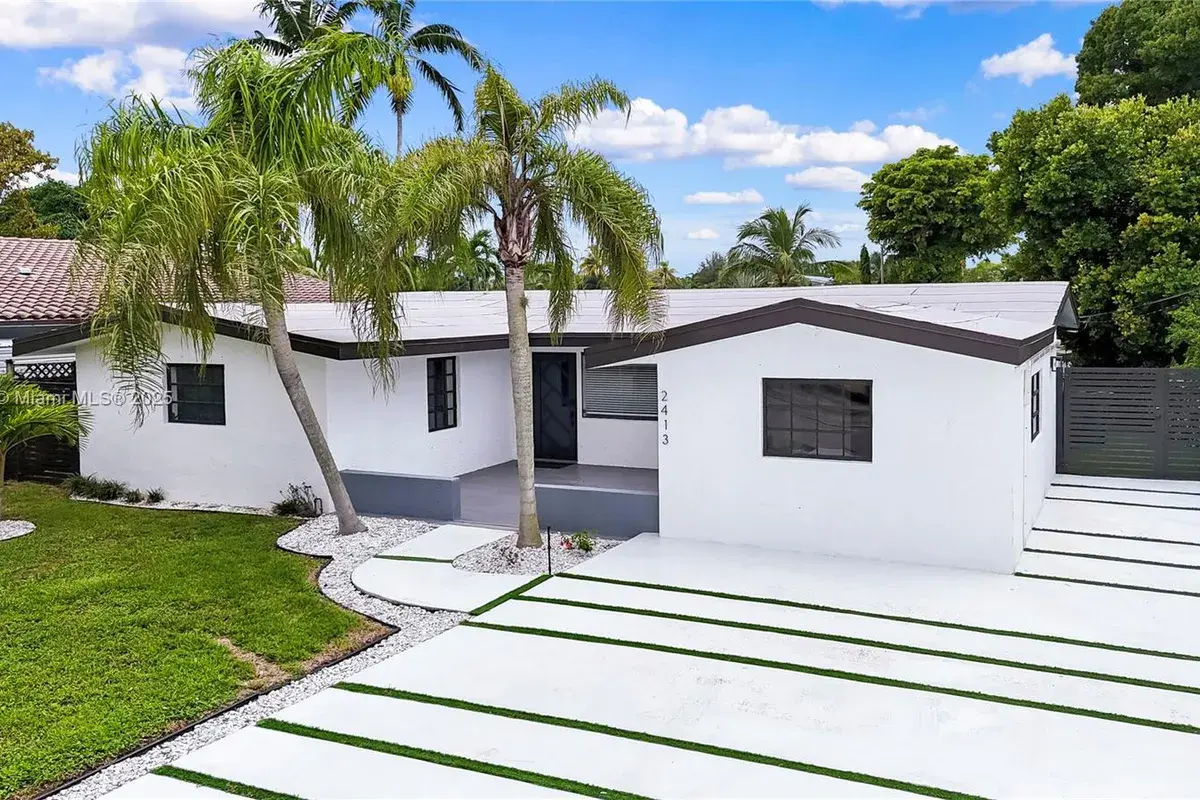2413 Gulfstream Ln, Fort Lauderdale FL 33312