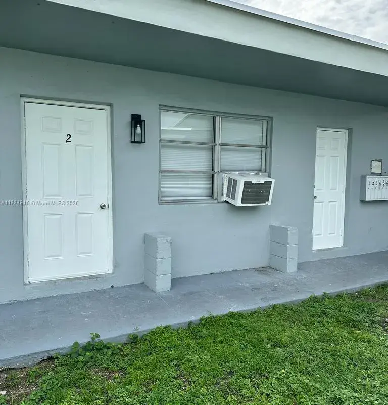 6025 Polk St # 2, Hollywood FL 33024