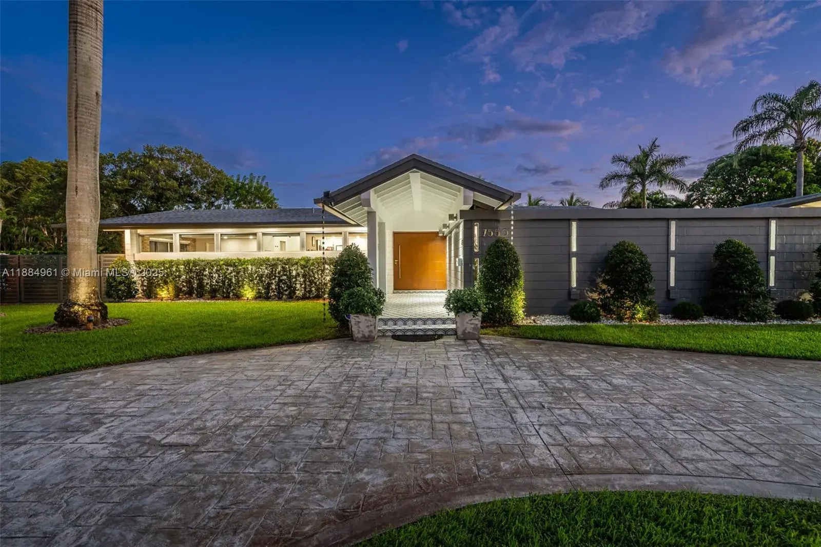 7550 SW 60th St, Miami FL 33143