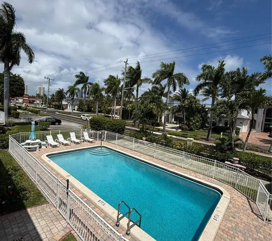 500 Layne Blvd # 20, Hallandale Beach FL 33009