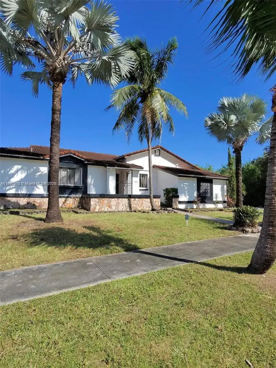 7821 SW 197th Ter, Cutler Bay FL 33189 photo 3
