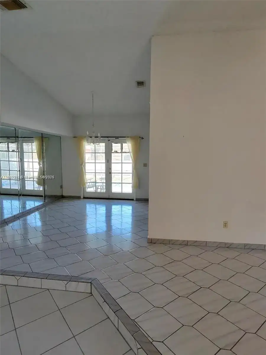 7821 SW 197th Ter, Cutler Bay FL 33189 photo 5