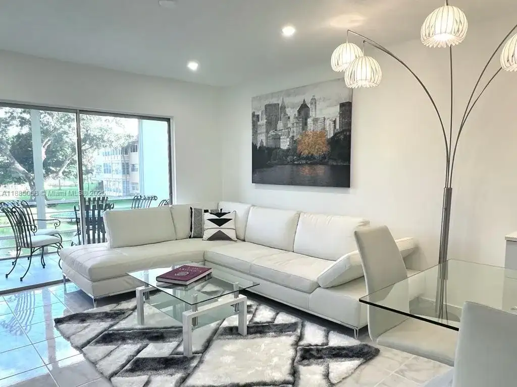 5051 W Oakland Park Blvd # 204, Lauderdale Lakes FL 33313 photo 3